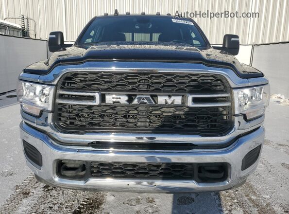 3C63RPGL6RG358070 2024 RAM 3500 Black Widok naklejki z numerem VIN