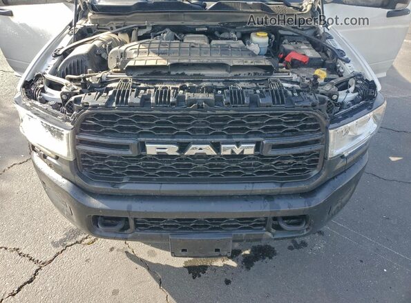 3C63RRGL5NG414697 2022 RAM 3500 White Вид задньої частини салону