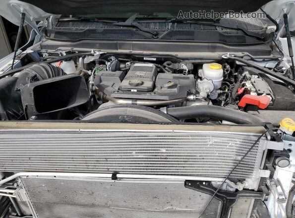 3C63RRGL5RG347749 2024 RAM 3500 White Vista interior trasera