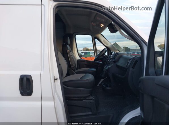 3C6LRVDG3RE139980 2024 RAM PROMASTER 2500 Белый Вид салона спереди