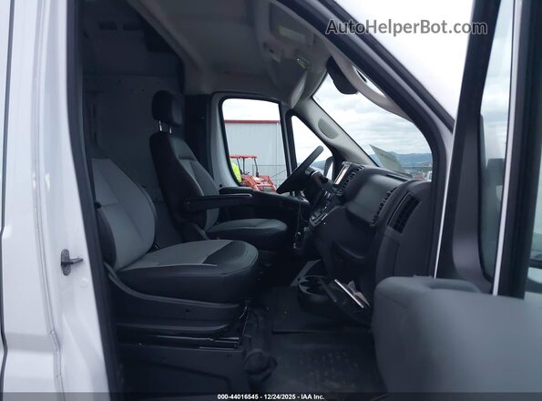 3C6LRVDGXSE507531 2025 RAM PROMASTER 2500 White წინა სალონის ხედი