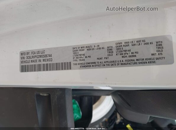 3C6LRVPG2ME506744 2021 RAM PROMASTER 2500 White Vista del compartimento del motor