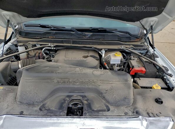 3C6MR4AJ1RG285152 2024 RAM 2500 Белый Вид задней части салона
