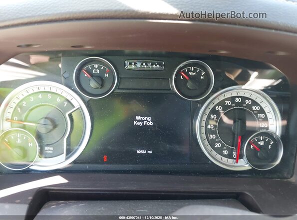 3C6TR5KT5GG203552 2016 RAM 2500 Черный Вид задних сидений