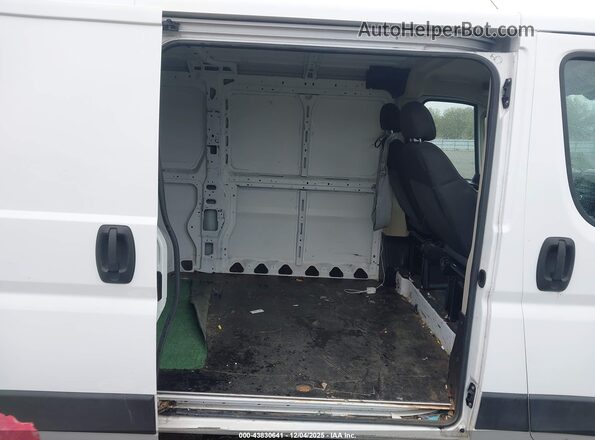 3C6TRVAG7LE141663 2020 RAM PROMASTER 1500 White VIN sticker view