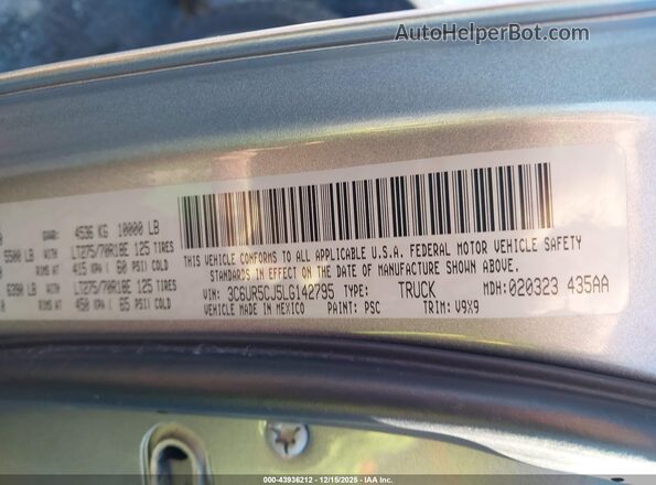 3C6UR5CJ5LG142795 2020 RAM 2500 Silver ძრავის განყოფილების ხედი