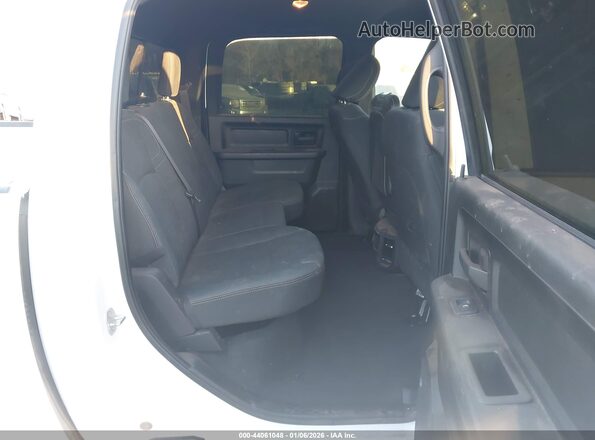 3C6UR5CL2PG592623 2023 RAM 2500 White Widok naklejki z numerem VIN