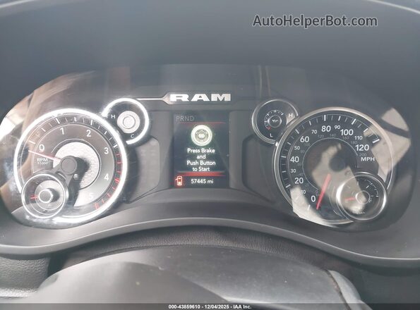 3C6UR5CL6PG570155 2023 RAM 2500 Silver Вид задніх сидінь