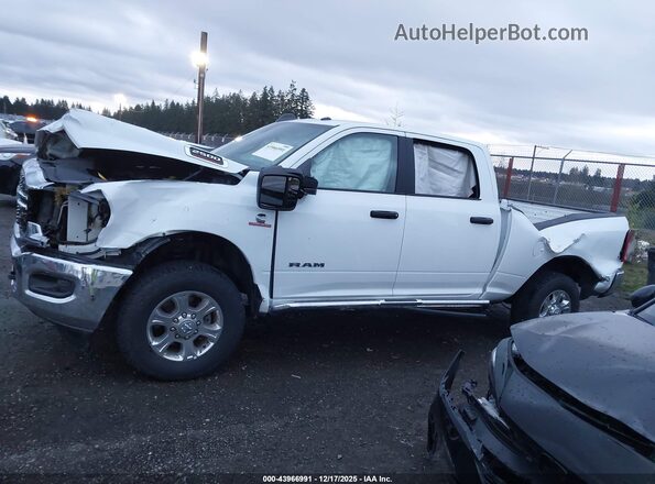 3C6UR5DL4RG336372 2024 RAM 2500 White Rear interior view