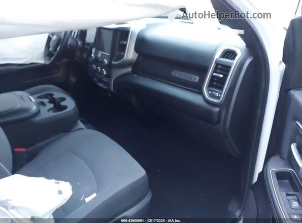 3C6UR5DL4RG336372 2024 RAM 2500 White Front interior view