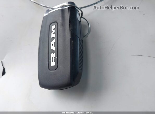 3C6UR5CL5LG141809 2020 RAM 2500 Silver წინა პანელის ხედი