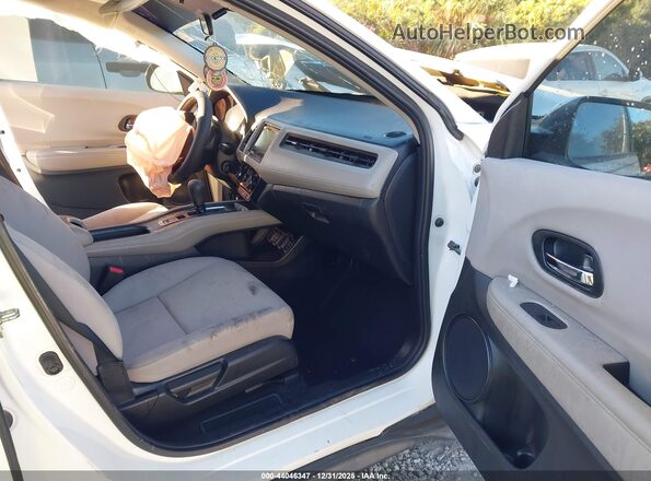 3CZRU5H37JM722288 2018 HONDA HR-V Белый Вид салона спереди