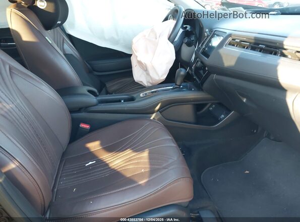 3CZRU6H5XNM775855 2022 HONDA HR-V Черный Вид салона спереди