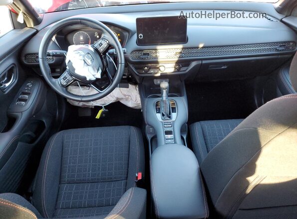 3CZRZ2H52TM713941 2026 HONDA HR-V Красный Вид панели приборов