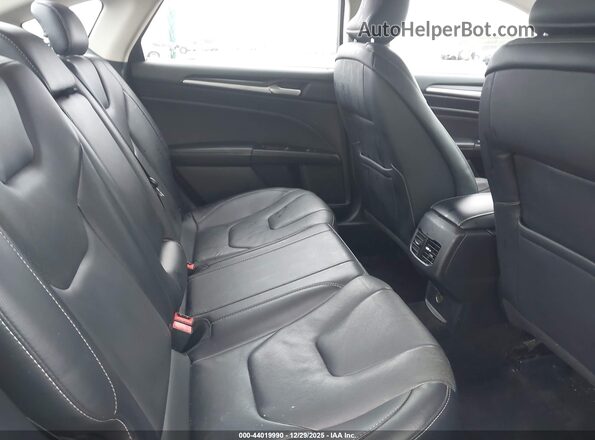 3FA6P0D92JR206751 2018 FORD FUSION Silver Vista de la etiqueta del VIN