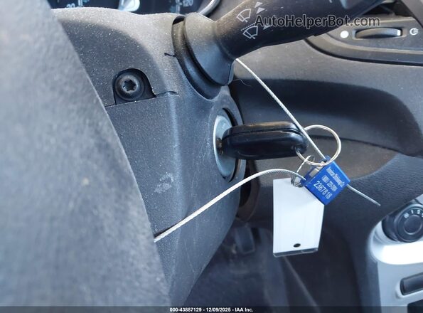 3FADP4BJXGM105880 2016 FORD FIESTA Белый Вид панели приборов