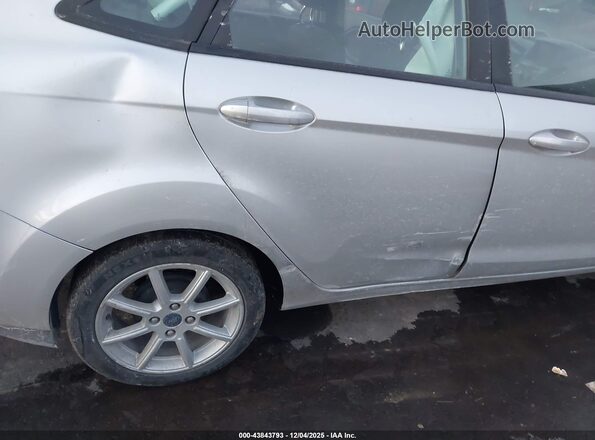 3FADP4BJXKM148883 2019 FORD FIESTA Silver Widok z przodu