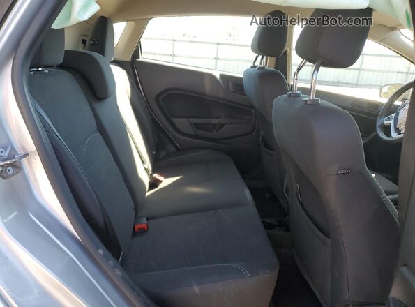 3FADP4EJ4HM139925 2017 FORD FIESTA Серебряный Вид задних сидений
