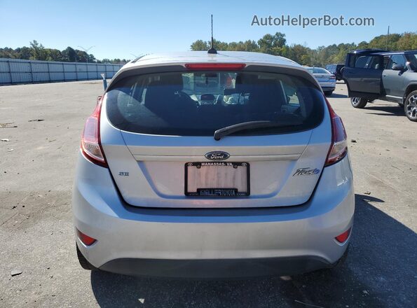 3FADP4EJ4HM139925 2017 FORD FIESTA Серебряный Вид сзади