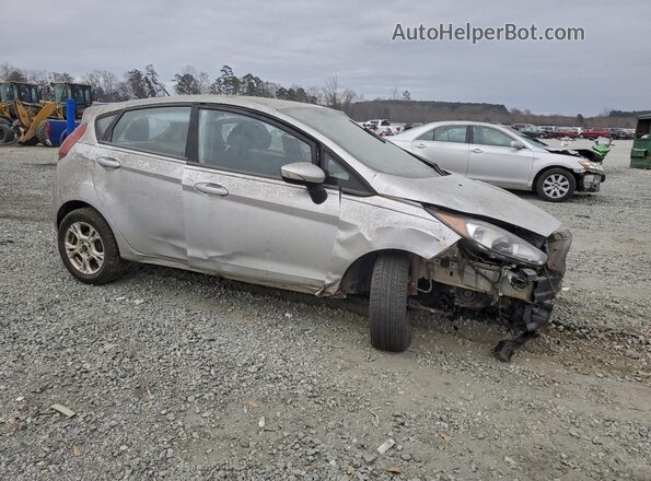 3FADP4EJ6GM144087 2016 FORD FIESTA Серебряный Передняя правая четверть