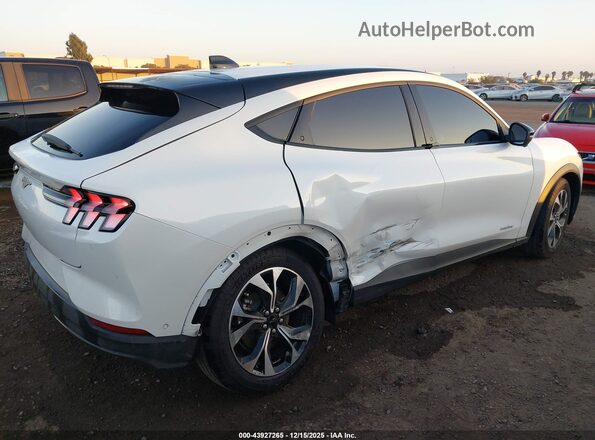 3FMTK1R48RMA18884 2024 FORD MUSTANG MACH-E White Задня права чверть