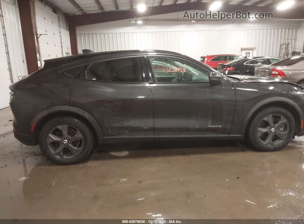 3FMTK1RM2NMA13786 2022 FORD MUSTANG MACH-E Черный 