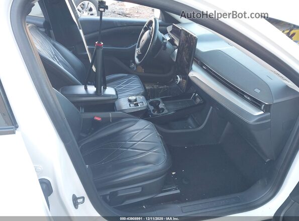 3FMTK1RM9MMA49280 2021 FORD MUSTANG MACH-E White წინა სალონის ხედი