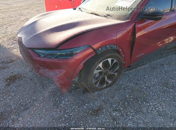 3FMTK1SU2RMA06417 2024 FORD MUSTANG MACH-E Red Widok z przodu