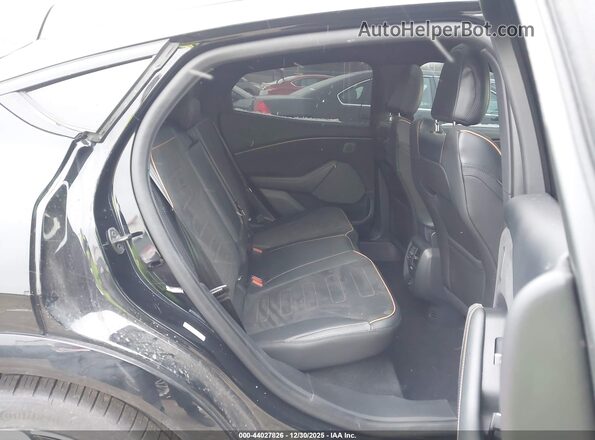 3FMTK4SE7PMA44958 2023 FORD MUSTANG MACH-E Black Widok naklejki z numerem VIN