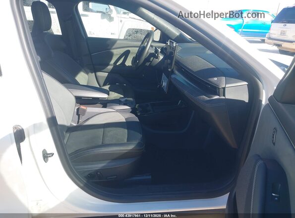 3FMTK4SX3RMA28809 2024 FORD MUSTANG MACH-E White Front interior view