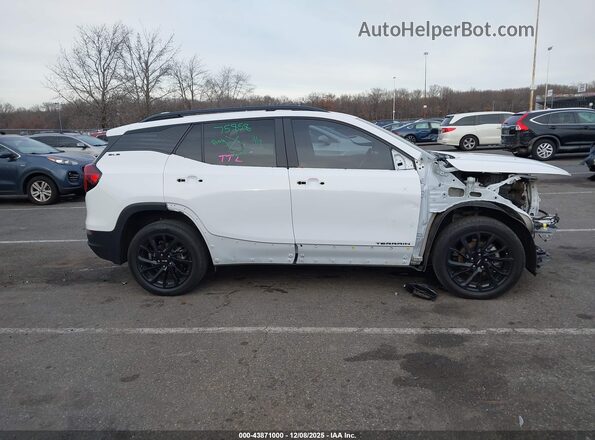 3GKALTEG5RL240426 2024 GMC TERRAIN White Rear interior view