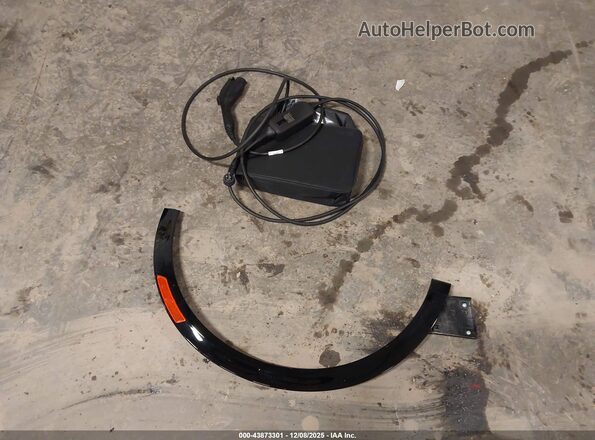 3GN7DSRR3SS142703 2025 CHEVROLET EQUINOX Red ხელსაწყოთა პანელის ხედი
