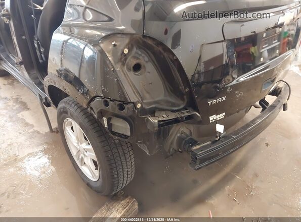 3GNCJLSB8JL265061 2018 CHEVROLET TRAX Black 