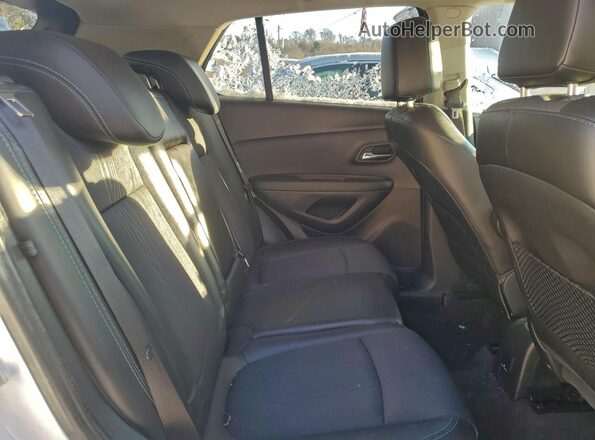 3GNCJPSB6GL233726 2016 CHEVROLET TRAX White Widok wnętrza z tyłu