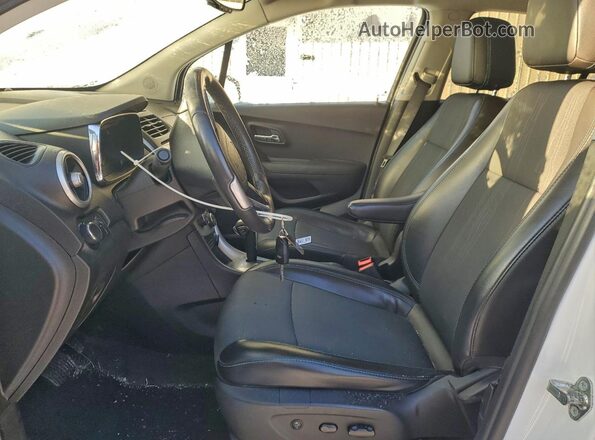 3GNCJPSB6GL233726 2016 CHEVROLET TRAX White Widok wnętrza z przodu