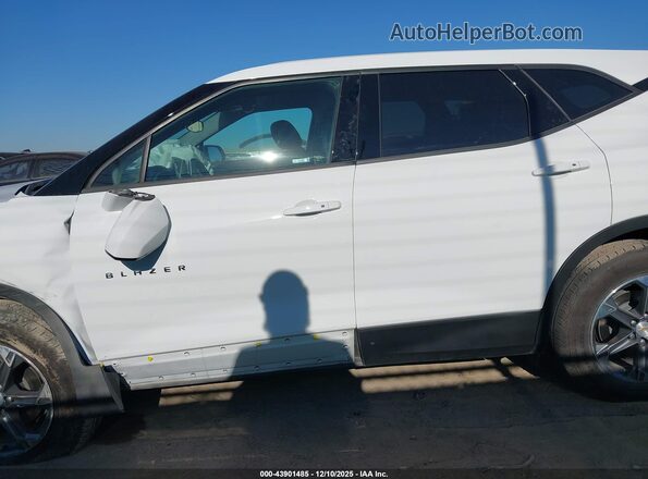3GNKBCR48SS144571 2025 CHEVROLET BLAZER White Սալոնի 360 աստիճան տեսք