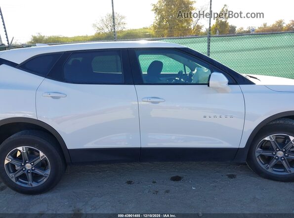 3GNKBCR48SS144571 2025 CHEVROLET BLAZER White Սալոնի հետևի տեսք