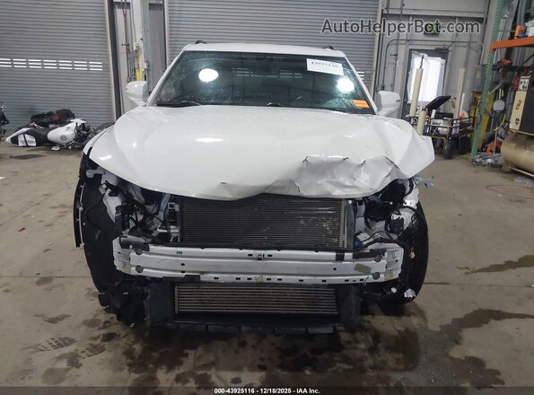 3GNKBDR49NS131130 2022 CHEVROLET BLAZER White Widok wnętrza z tyłu