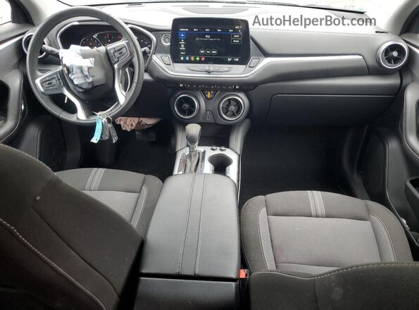 3GNKBHR43PS164408 2023 CHEVROLET BLAZER Silver Widok deski rozdzielczej
