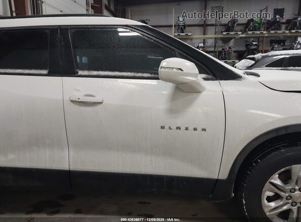 3GNKBHR4XLS707344 2020 CHEVROLET BLAZER White უკანა სალონის ხედი