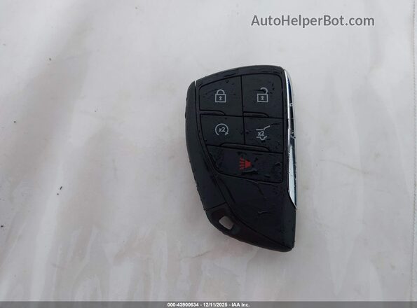 3GNKDERL2SS236014 2025 CHEVROLET OTHER Red Vista del salpicadero