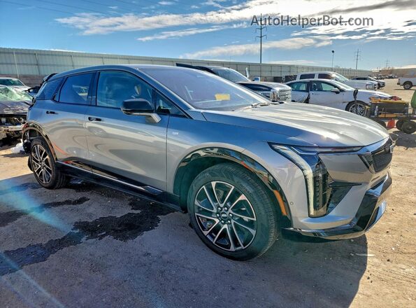 3GYK3GMR4SS242877 2025 CADILLAC OPTIQ Silver Передня права чверть