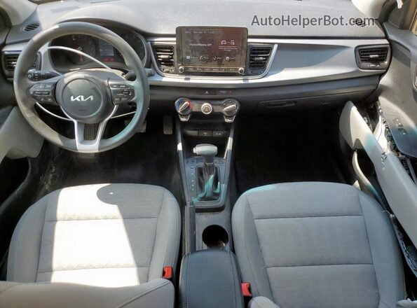 3KPA24AD0NE506286 2022 KIA RIO Silver Вид панелі приладів
