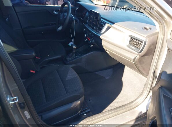 3KPA24AD1NE433574 2022 KIA RIO Gray წინა სალონის ხედი