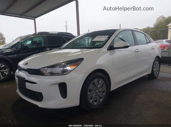3KPA24AD2LE284251 2020 KIA RIO White Vista tres cuartos delantera izquierda