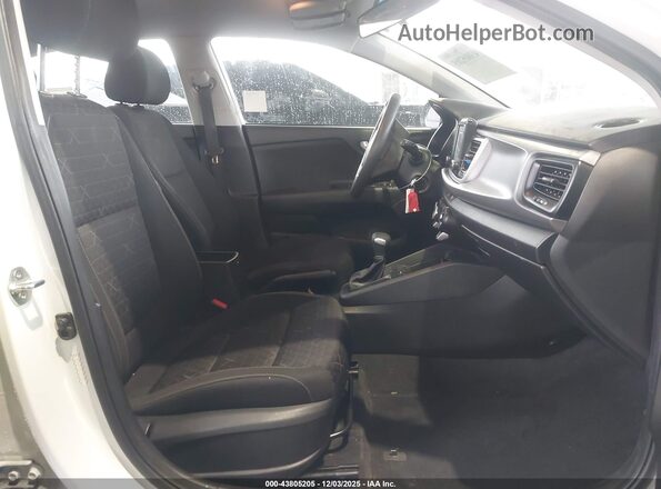 3KPA24AD2LE284251 2020 KIA RIO White Vista interior delantera