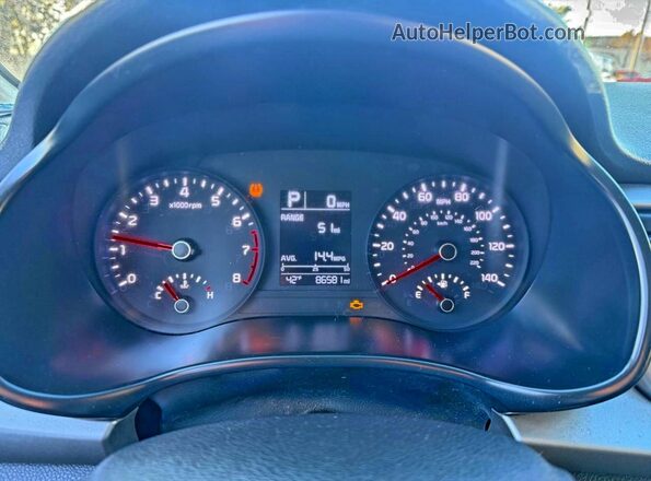 3KPA24AD2LE297615 2020 KIA RIO Белый Вид панели приборов