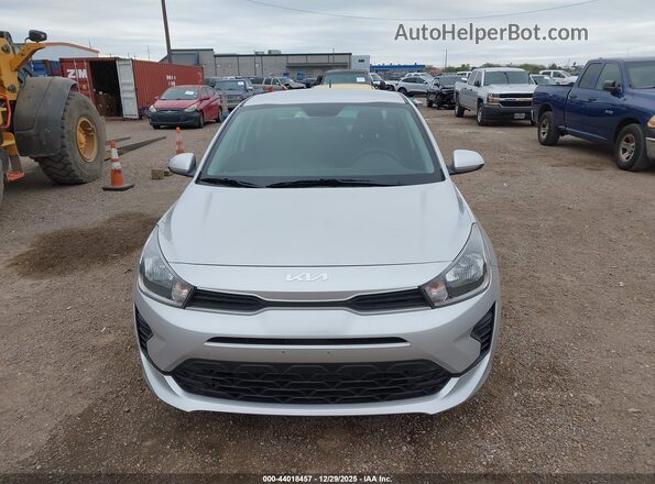3KPA24AD2NE437889 2022 KIA RIO Серебряный Вид щитка приборов
