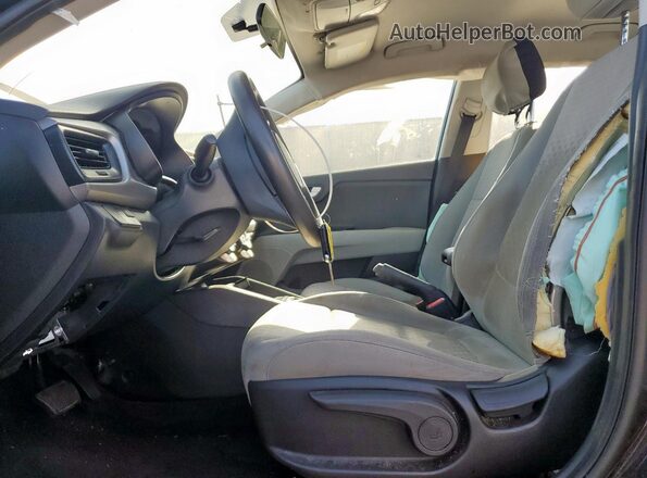 3KPA24AD2NE464221 2022 KIA RIO Black Вид салону спереду