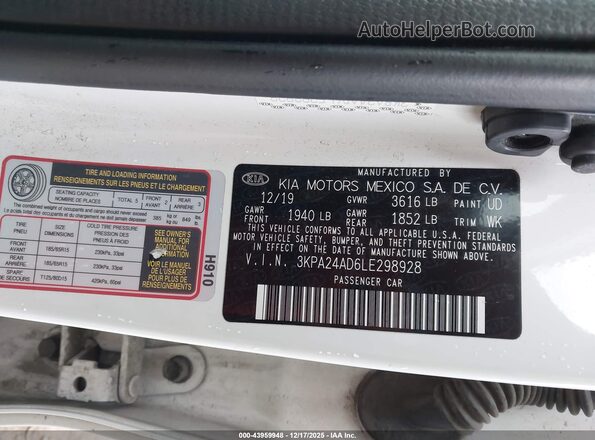 3KPA24AD6LE298928 2020 KIA RIO White Widok komory silnika